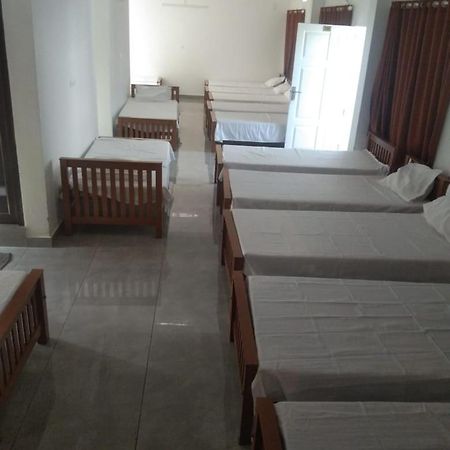 Jayalakshmi Rooms Vaduvanchal Εξωτερικό φωτογραφία
