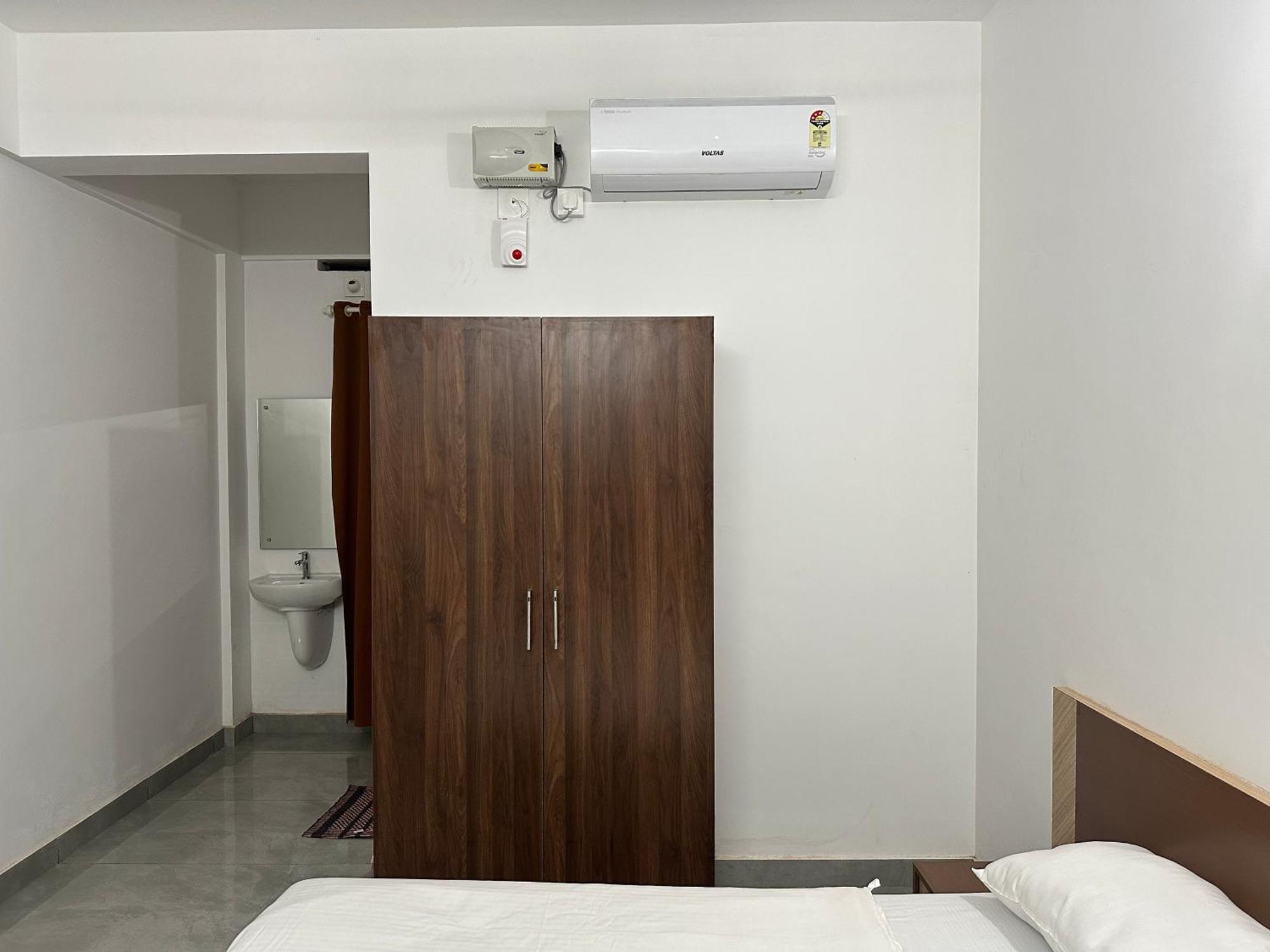 Jayalakshmi Rooms Vaduvanchal Εξωτερικό φωτογραφία